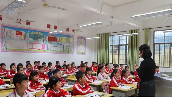 政策倒計時！全國<i style='color:red'>教室照明</i>改造招投標進入黃金50天