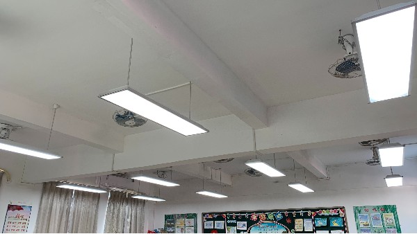 教室照明改造，維格AIoT<i style='color:red'>智慧教育</i>照明方案來(lái)助力！